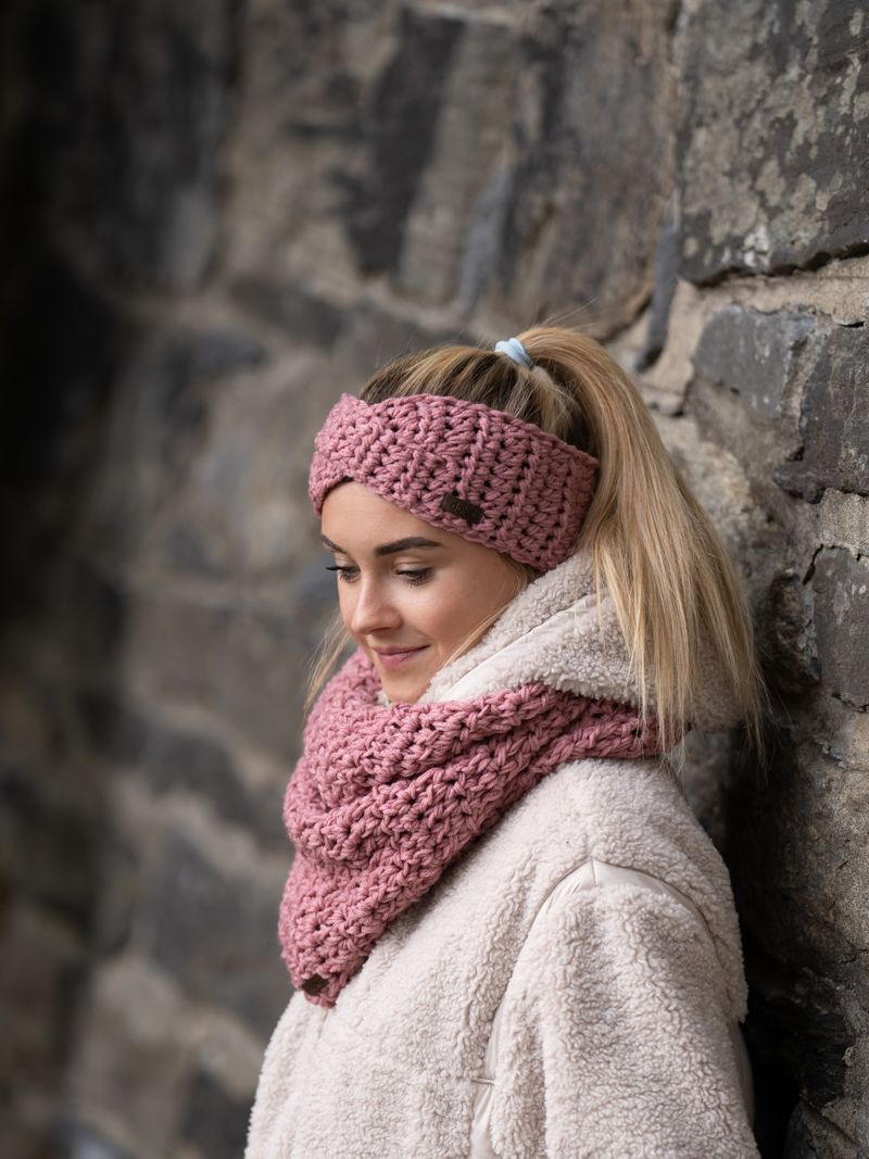 Háčkovaná čelenka Lily roses a šál